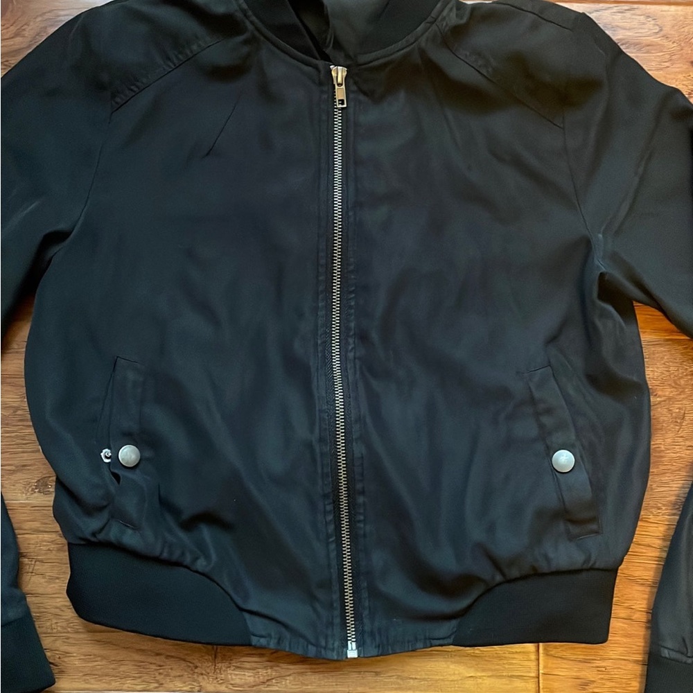 Black Cropped Bomber Jacket Size Medium Zip Up Jacket Front Pockets - Picture 2 of 3